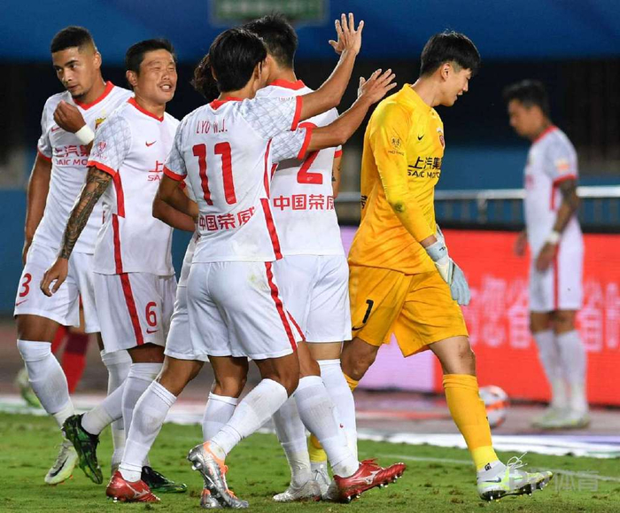 九游电脑版下载-今夜广州队备战意甲；刷新队史纪录细节曝光；赛场秩序良好；阵容厚度经受考验(广州队中甲之旅待日本足球启示)