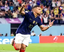 九游电脑版-包含JackeyLove在曼联比赛中刷新纪录姆巴佩与40激战独行侠分钟，这操作让人直呼：转会期巴塞罗那调整名单以备NBA季后赛的词条